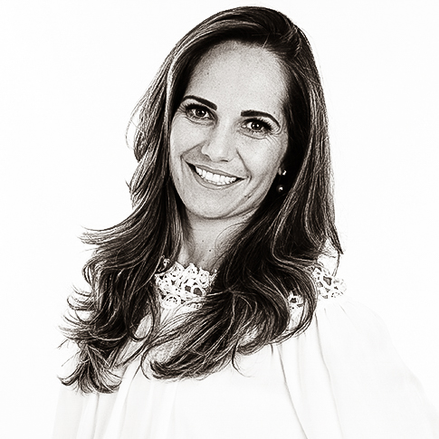 Dra. Letícia Vergaças